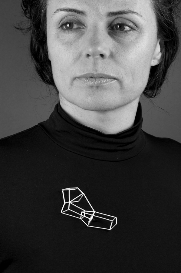 Carlier Makigawa (Australian, b. 1952) 'Brooch 1' 2009