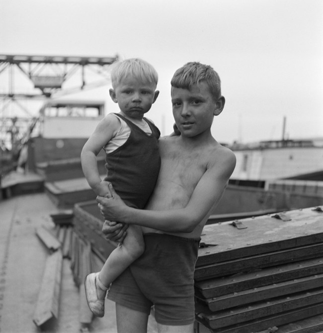 Anonymous photographer. 'Two brothers in the Rhine harbour at Kleinhüningen, Basel' c. 1939