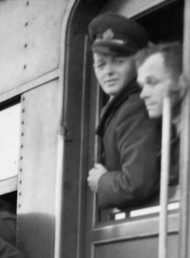 Sam Hood (Australian, 1872-1953) 'Sydney embarkation, 13 September 1940' 1940 (detail)