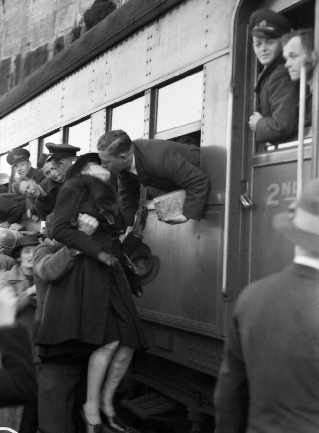 Sam Hood (Australian, 1872-1953) 'Sydney embarkation, 13 September 1940' 1940