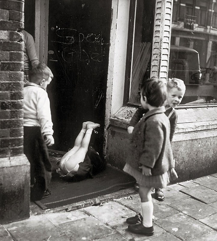 Eva Besnyö (Dutch-Hungarian, 1910-2003) 'Borgerstraat, Amsterdam' 1961