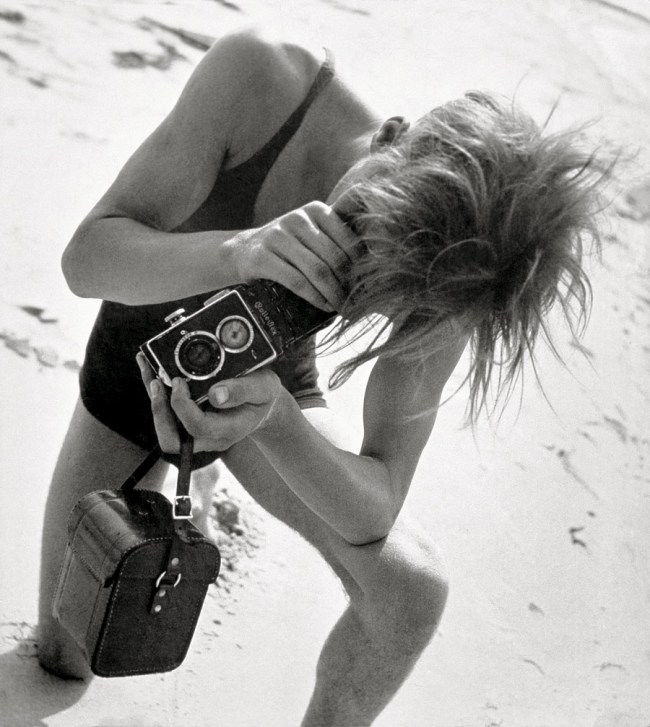 Eva Besnyö (Dutch-Hungarian, 1910-2003) 'Untitled [John Fernout with Rolleiflex at the Baltic seaside]' 1932