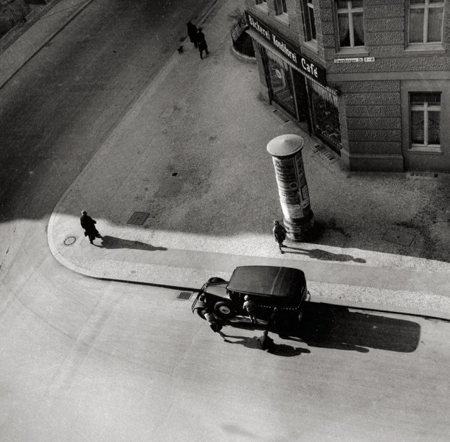 Eva Besnyö (Dutch-Hungarian, 1910-2003) 'Starnberger Straße' Berlin, 1931