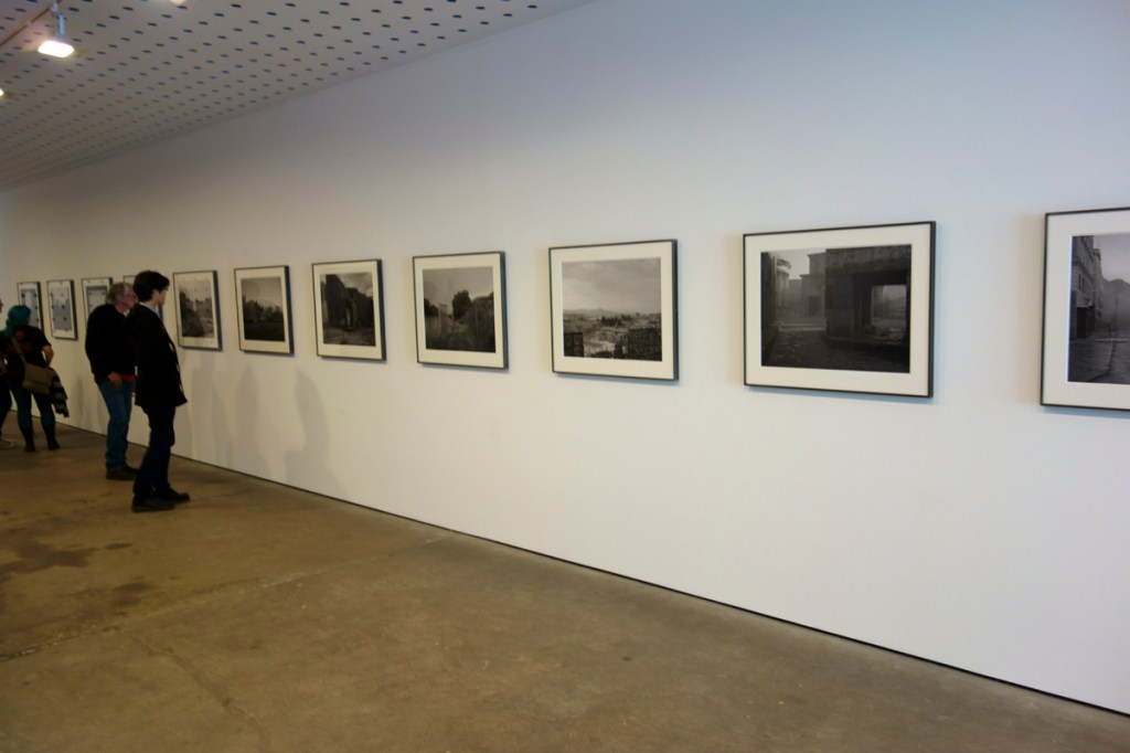 Gregory Crewdson Beneath the Roses – Art Blart _ art and cultural ...