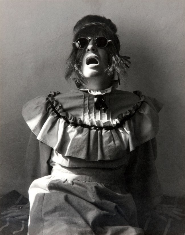 Manuel Álvarez Bravo (Mexican, 1902-2002) 'Unpleasant portrait (Retrato desagradable / Portrait désagréable)' 1945