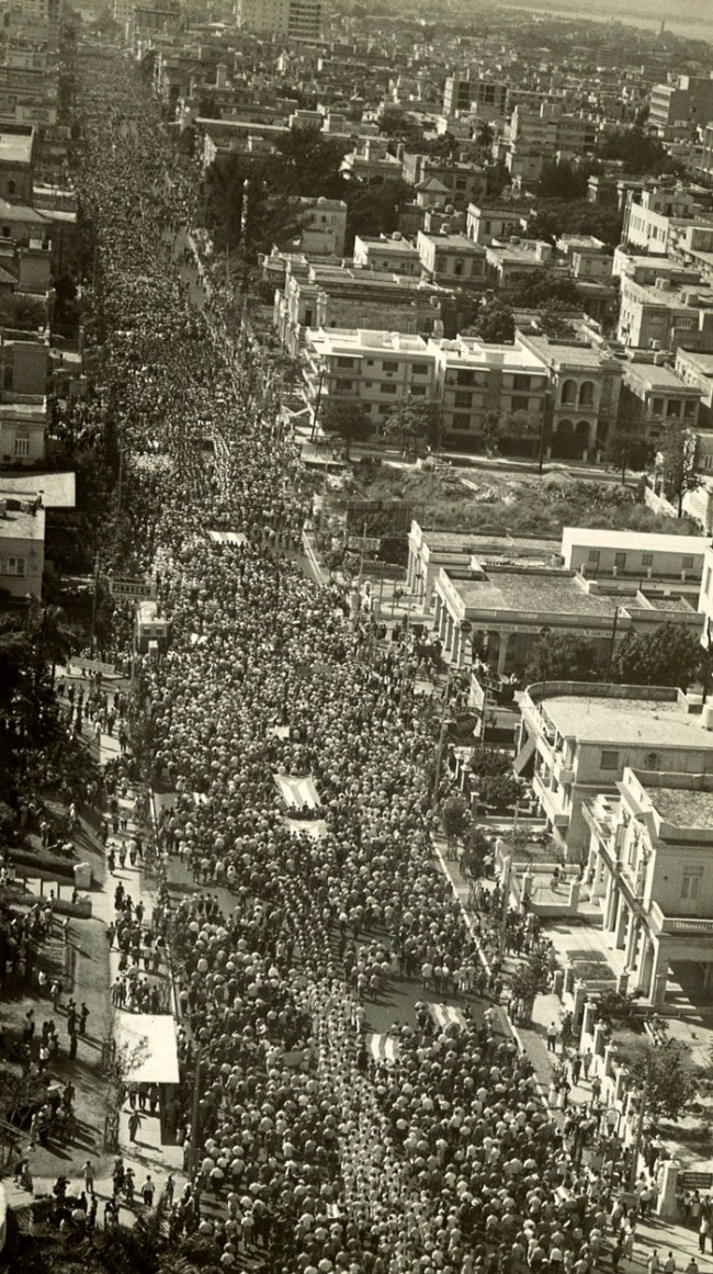Venancio Diaz (Cuban, 1916-2003) 'Volksparade anlässlich "La Coubre“,' 1960