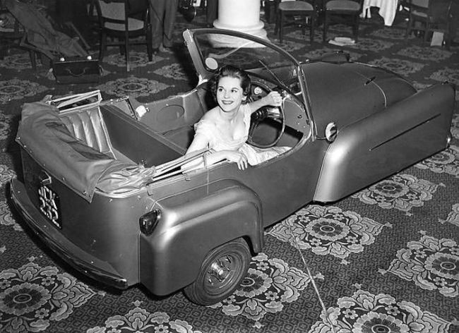 Bond Minicar 3-Wheeler. In production 1948-1965 English