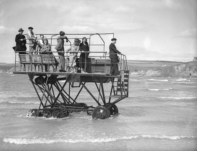 Motorised half-track ferry, French?