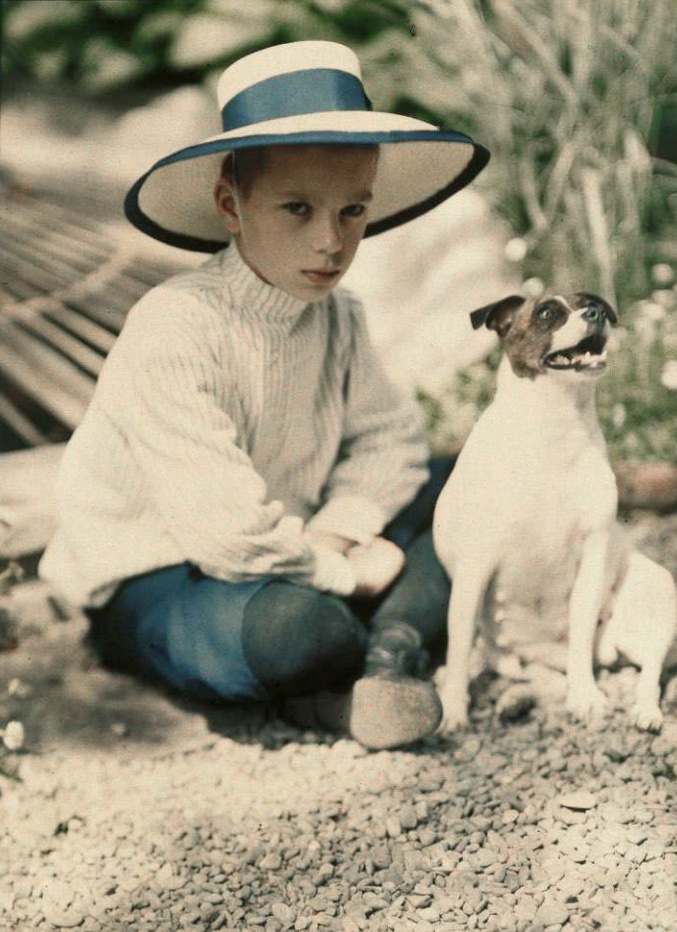 Piotr Vedenisov. 'Kolya Kozakov and the Dog Gipsy. Yalta' 1910-1911