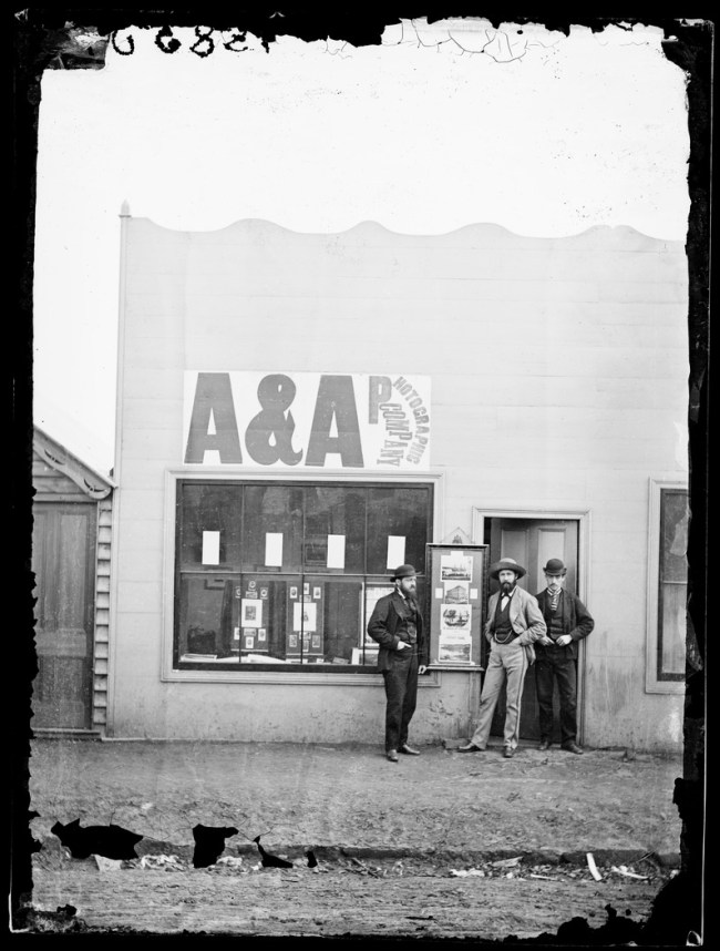 American & Australasian Photographic Company. 'Studio and staff of American & Australasian Photographic Co., Hill End' 1872