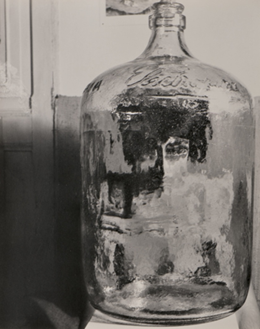 Kati Horna. 'El botellón' [The Bottle] Mexico, 1962