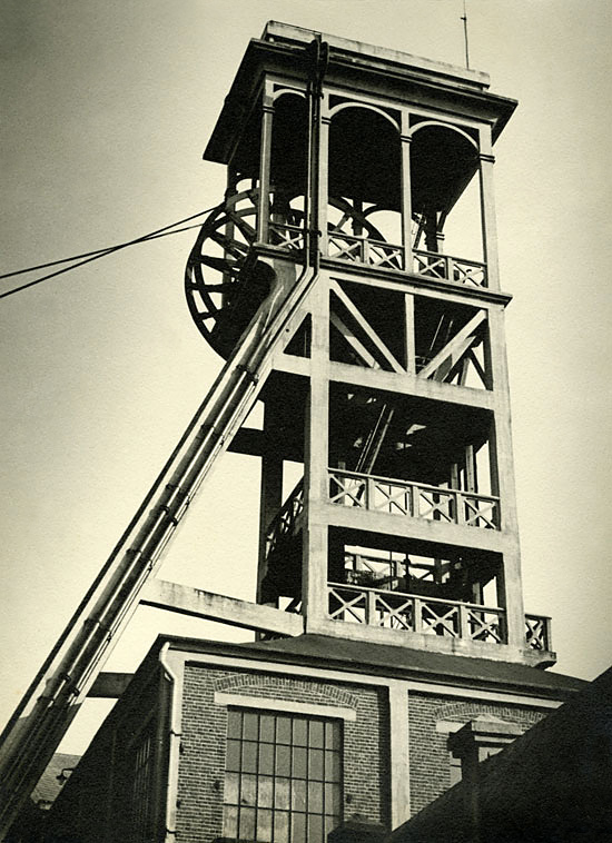Werner Mantz (German, 1901-1983) 'Förderturm – Im Auftrag der Staatsmijnen Heerlen/Niederlande' 1937 Werner Mantz (German, 1901-1983) 'Förderturm – Im Auftrag der Staatsmijnen Heerlen/Niederlande' 1937