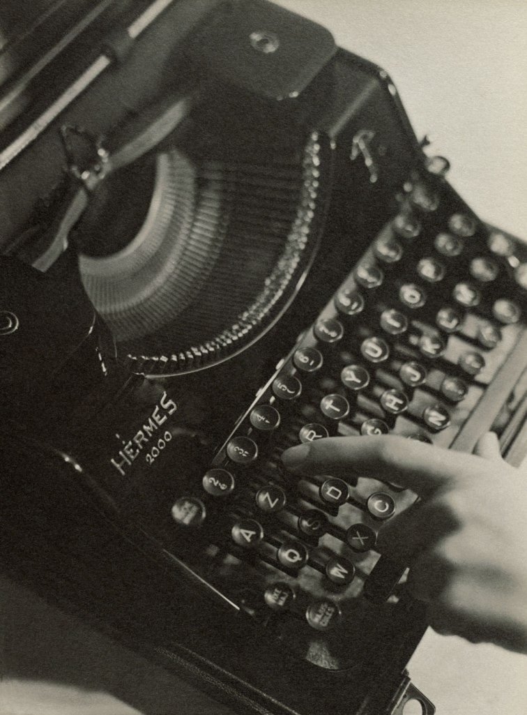 Éditions Paul Martial, Paris. 'Typewriter "Hermes 2000"' November 1933