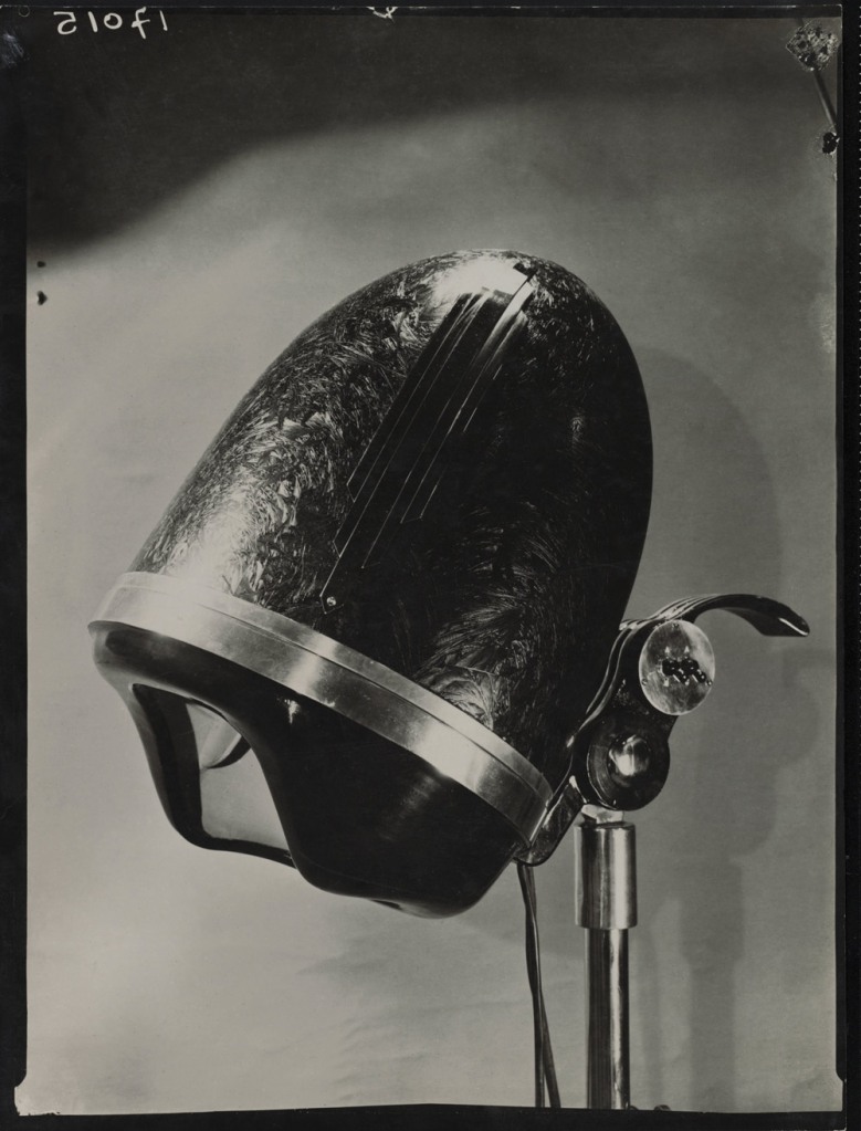 Éditions Paul Martial, Paris. 'Dryer hood "Hollywood"' June 1937
