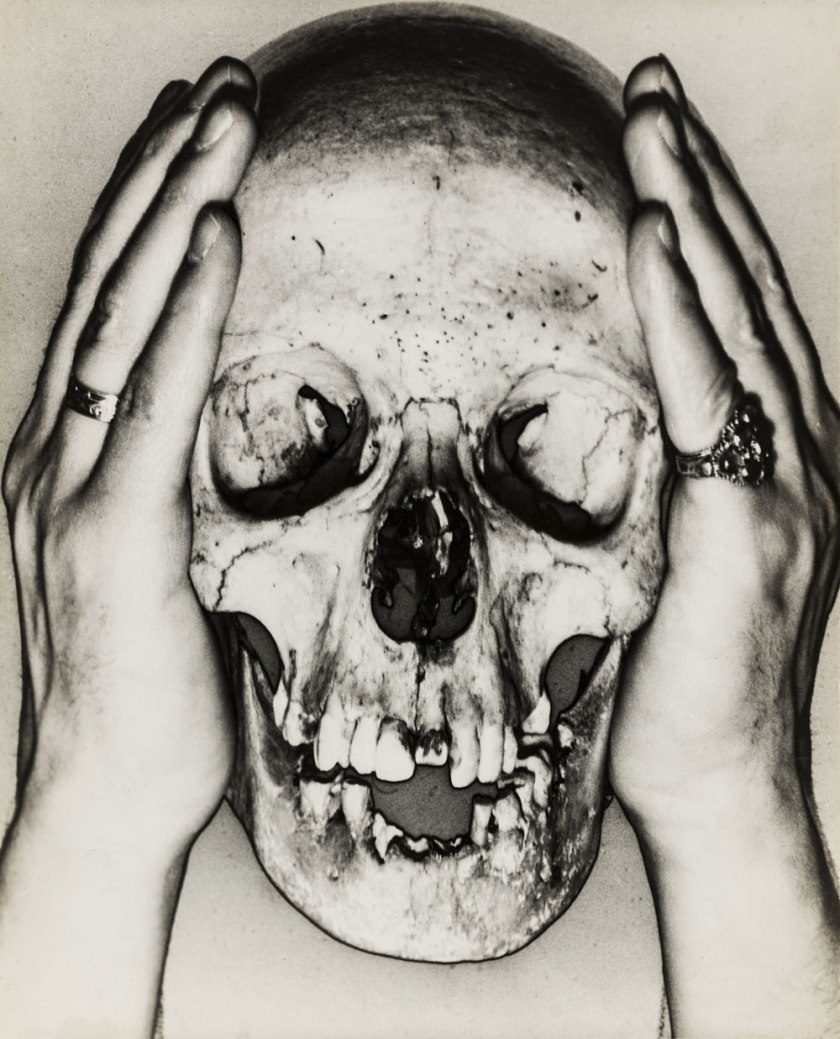 Erwin Blumenfeld. 'Skull' 1932/33