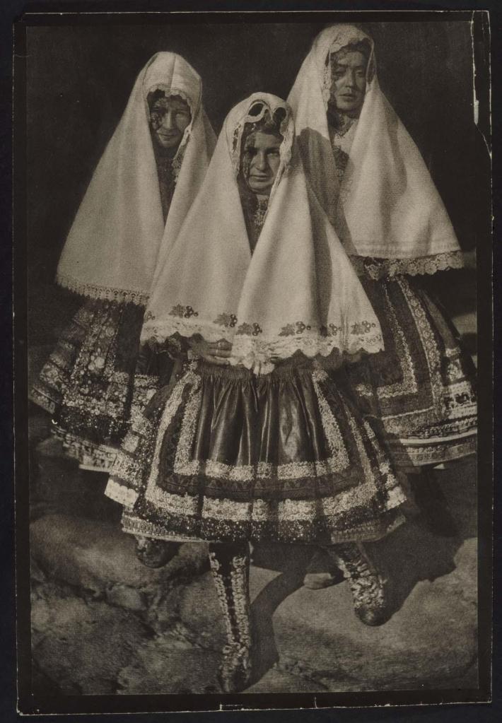 José Ortiz Echagüe Puertas (Guadalajara, Spain, 1886 - Madrid, Spain, 1980) 'Puertas Lagarteranas' (Women of Lagartera) 1920-1923 (circa)