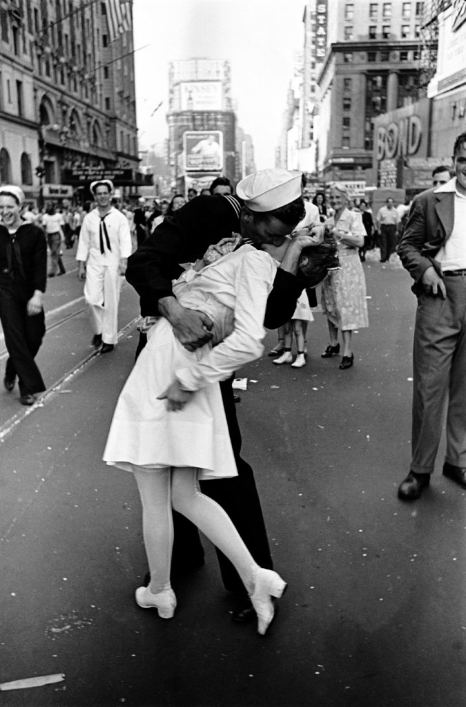Alfred Eisenstaedt (American, born Germany 1898-1995) 'VJ Day, Times Square, NY, 14. August 1945' 1945