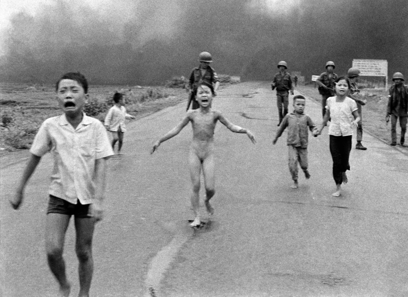 Nick Út (Vietnamese-American, b. 1951) / Associated Press. 'Napalm attack in Vietnam' 1972