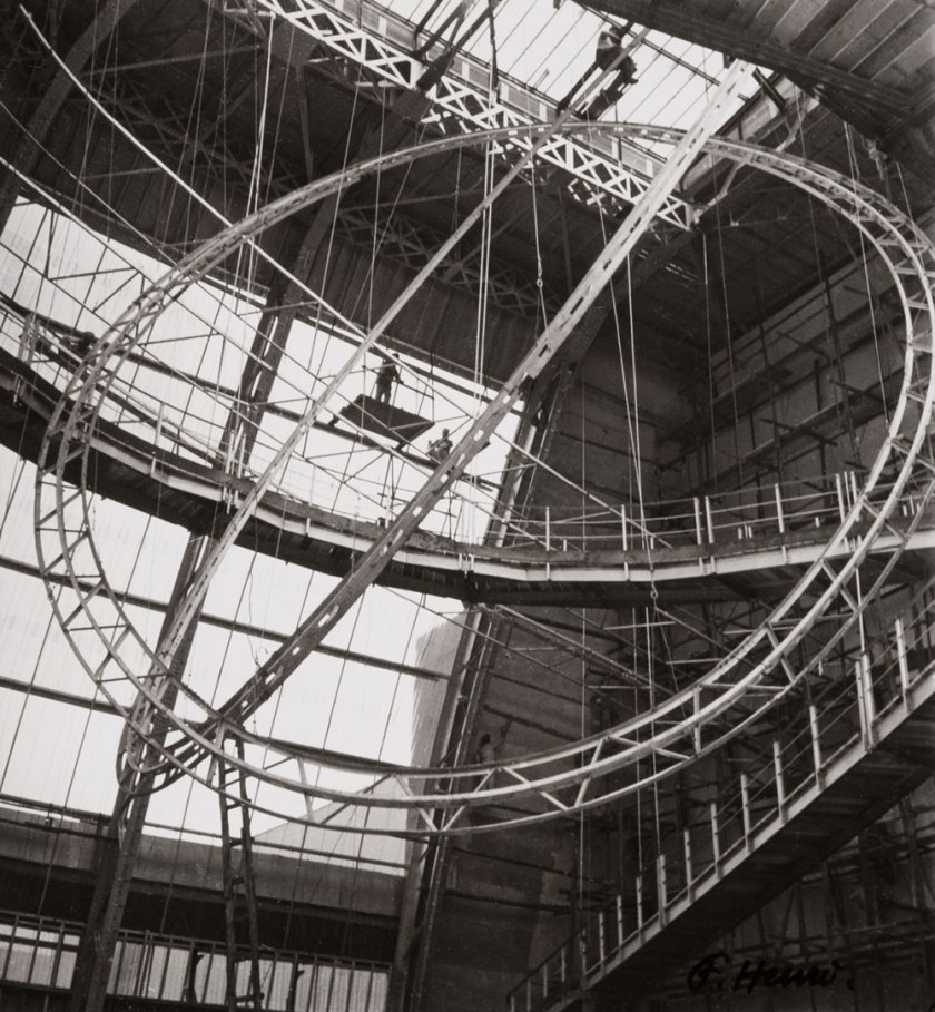 Florence Henri. 'Structure (intérieur du Palais de l'Air, Paris, Exposition Universelle) [Structure (Interior of the Palais de l'Air, Paris, World's Fair)]' 1937