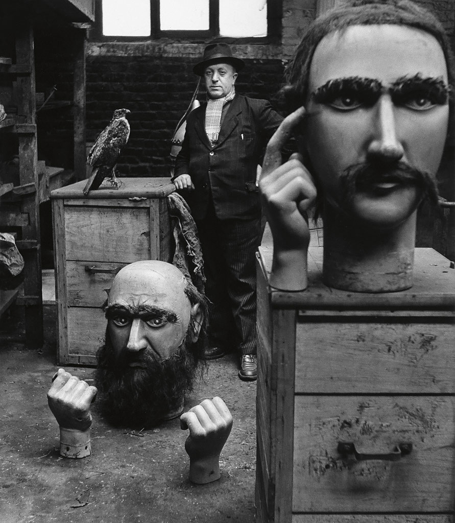 Robert Doisneau (French, 1912-1994) 'Le gardien des géants du Nord' Nd