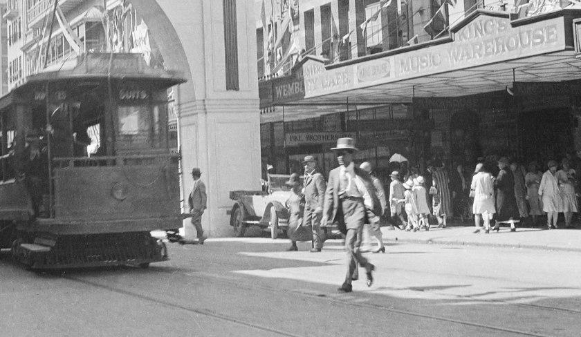 Alfred Elliott (Australian, 1870-1954) ''Citizens' Welcome' arch, Queen Street' 1927 (detail)