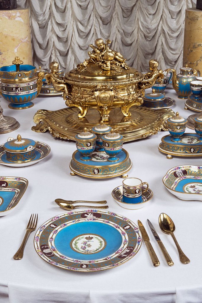 Sevres Porcelain Factory Sèvres (manufacturer) France est. 1756 'Cameo Service' 1778-1779