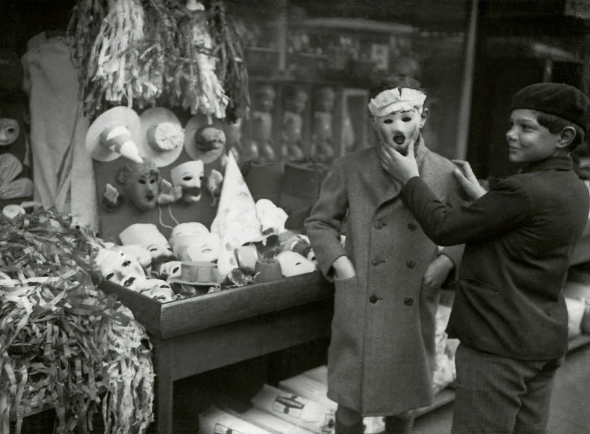 France-Presse. 'C’est demain mardi-gras', 5 mars 1935