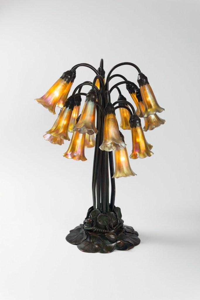 Louis C. Tiffany (American, 1848-1933) 'Pond Lily-Lampe | Pont Lily-lamp' New York, 1900, execution around 1910