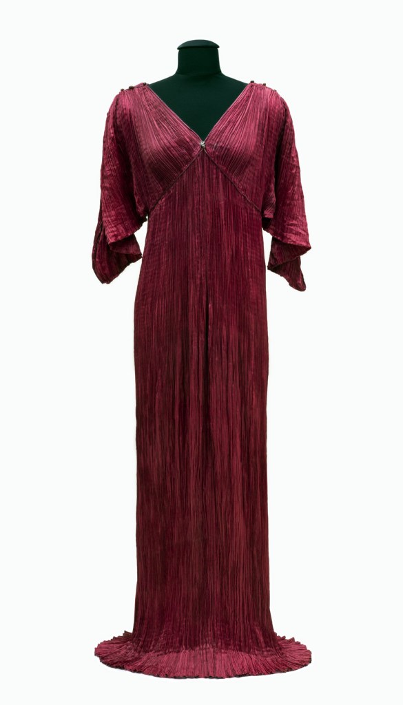 Mariano Fortuny y Madrazo (designer) (Spanish, 1871-1949) 'Damenkleid Delphos | Lady's dress Delphos' Venice, 1911-1913