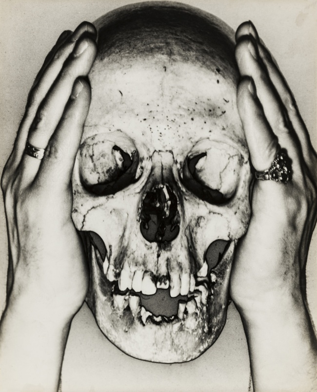 Erwin Blumenfeld (American born Germany, 1897-1969) 'Totenschädel / Skull' 1932/1933