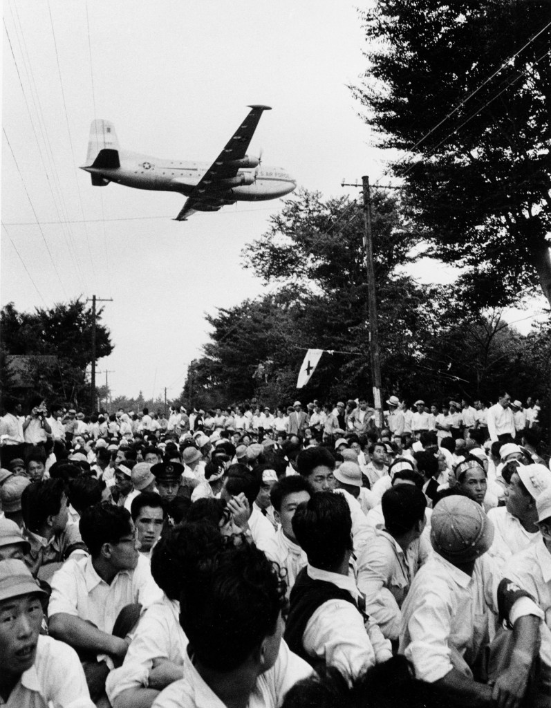 Ken Domon (Japanese, 1909-1990) 'Sit-in studentesco a Tachikawa contro l'ampliamento della base americana' [Student sit-in in Tachikawa against the expansion of US base] 1955