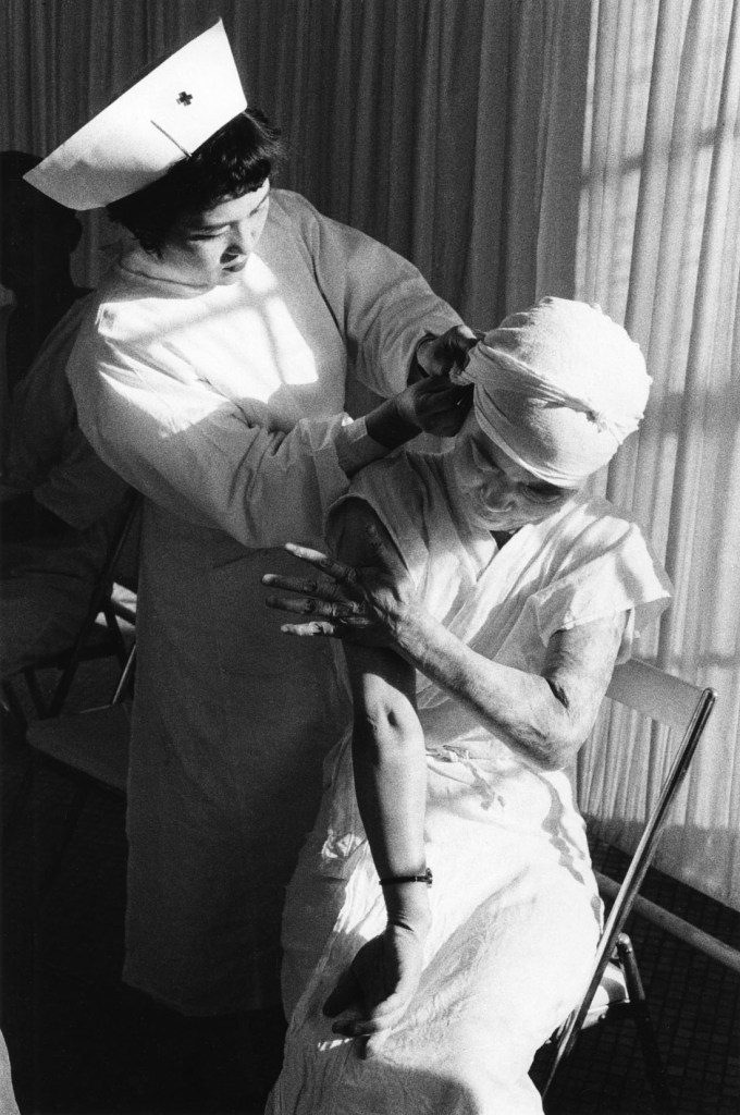 Ken Domon (Japanese, 1909-1990) 'Donna in cura per le lesioni da bomba atomica' [Women being treated for injuries from atomic bomb] 1957