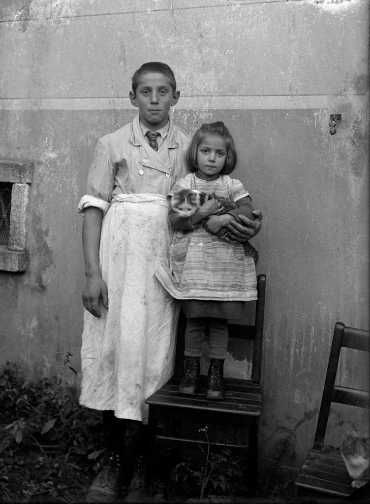 Roberto Donetta (Swiss, 1865-1932) 'Untitled [Boy and girl]' Nd