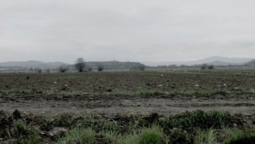 Maria Kourkouta. 'Idomeni, 14 mars 2016. Frontière gréco-macédonienne, (Idomeni, March 14, 2016. Greek-Macedonian border)' 2016