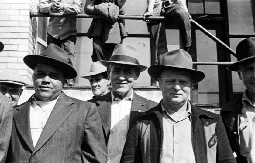 Ruth Berlau. 'Grévistes américains (American warriors)' 1941