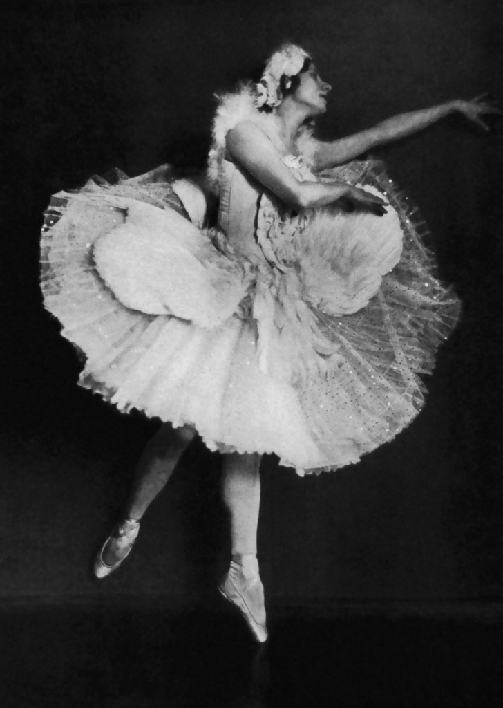 Hänse Herrmann (German, 1864-1932) 'Anna Pavlova' c. 1928 from Der Kunstlerische Tanz Unserer Zeit [The Artistic Dance of Our Time] p. 40 Published 1928