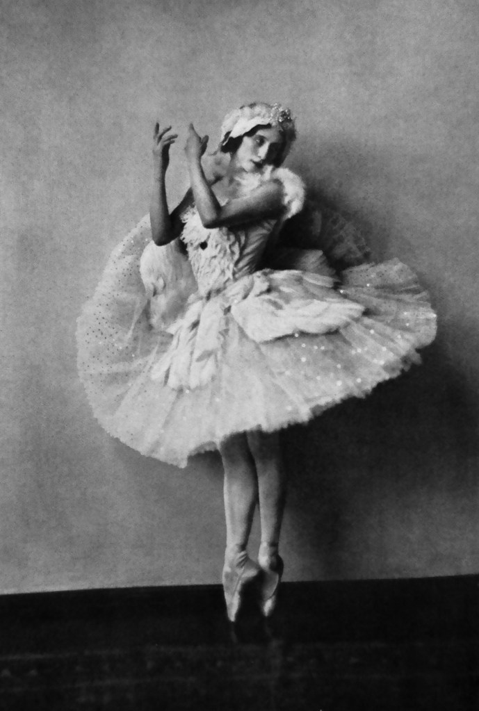 Hänse Herrmann (German, 1864-1932) 'Anna Pavlova' c. 1928 from Der Kunstlerische Tanz Unserer Zeit [The Artistic Dance of Our Time] p. 42 Published 1928