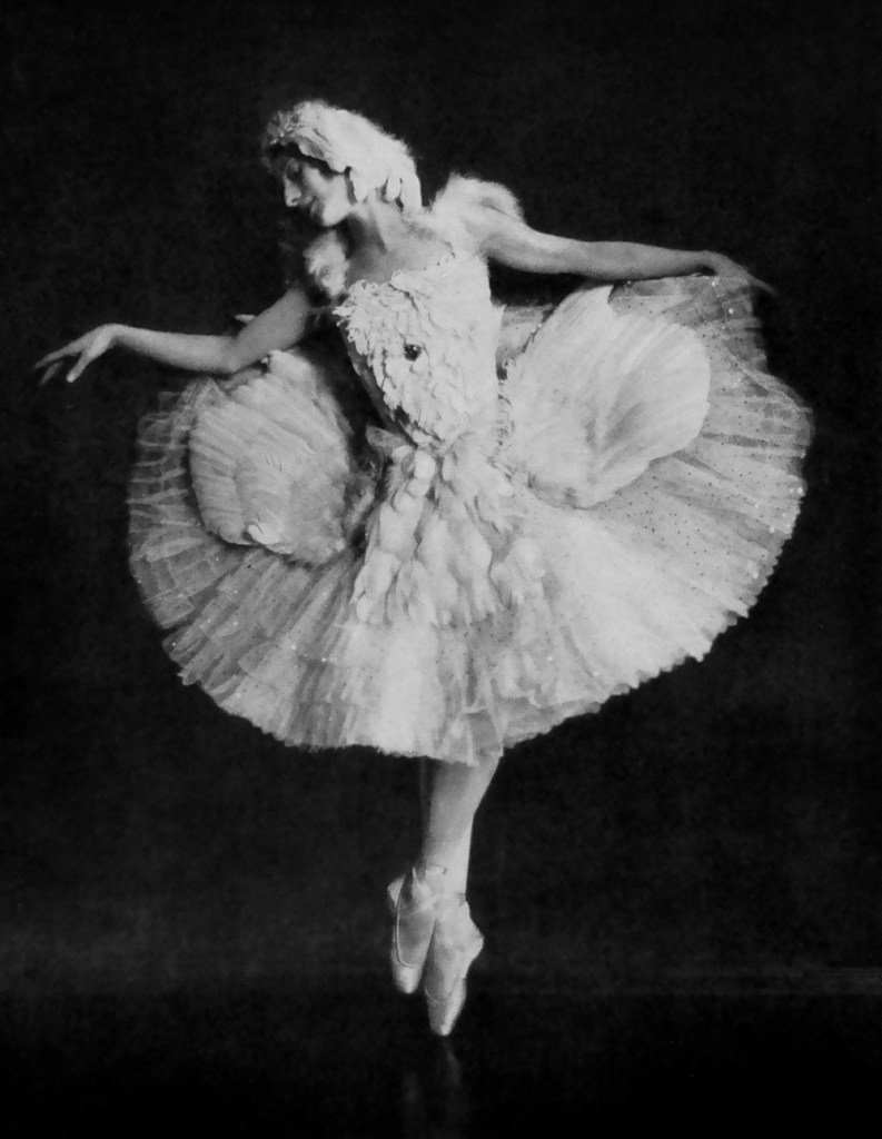 Hänse Herrmann (German, 1864-1932) 'Anna Pavlova' c. 1928 from Der Kunstlerische Tanz Unserer Zeit [The Artistic Dance of Our Time] p. 43 Published 1928