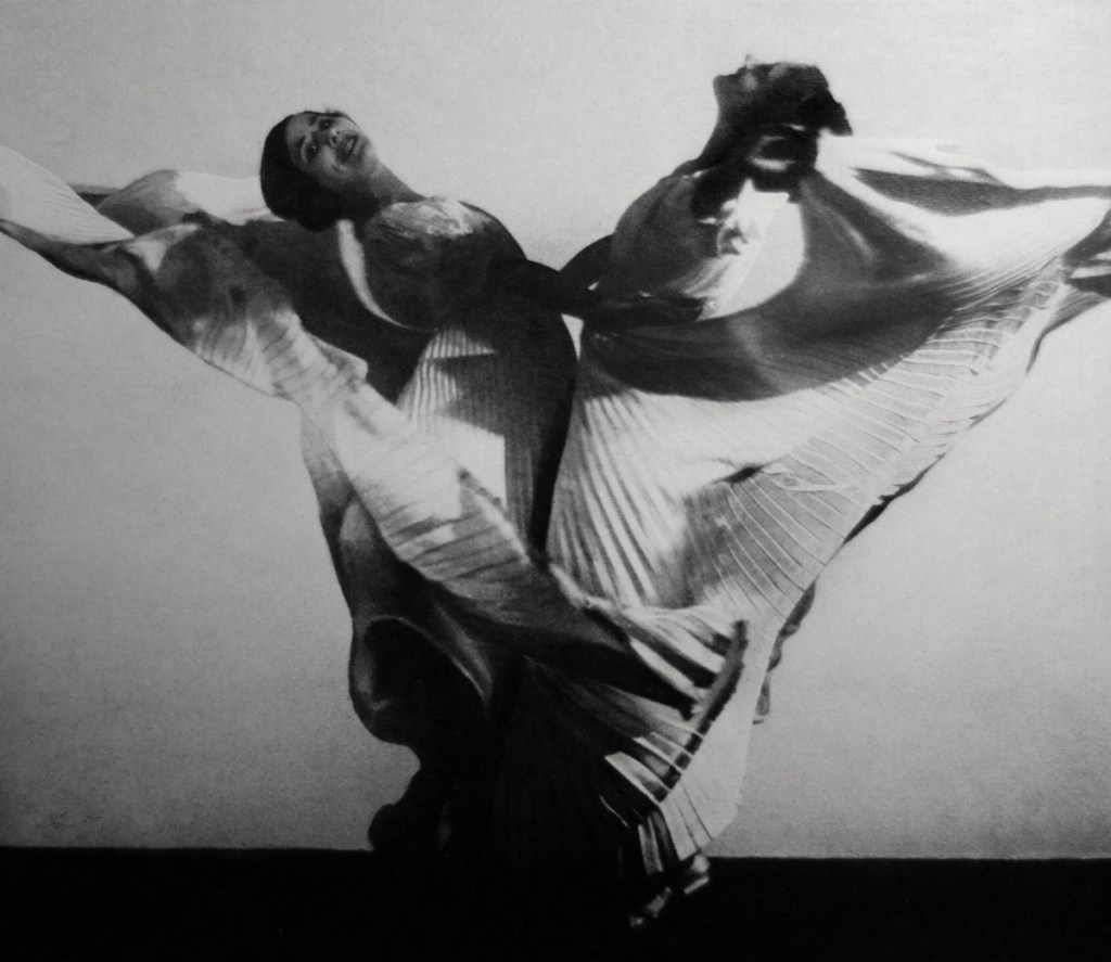 Hugo Erfurth (German, 1874-1948) 'Schwestern Wiesenthal [Wiesenthal sisters]' c. 1928 from Der Kunstlerische Tanz Unserer Zeit [The Artistic Dance of Our Time] p. 5 Published 1928