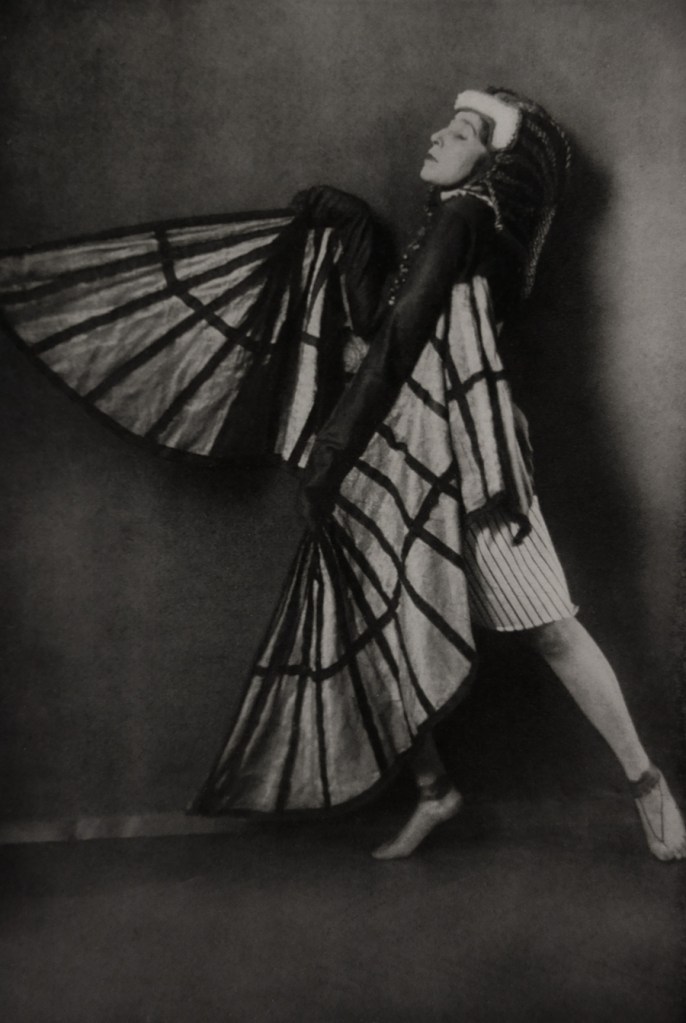 Franz Löwy (Austrian, 1883-1949) 'Sent M'Ahesa' c. 1928 from Der Kunstlerische Tanz Unserer Zeit [The Artistic Dance of Our Time] p. 11 Published 1928