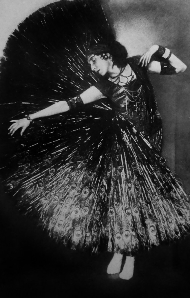 Franz Löwy (Austrian, 1883-1949) 'Sent M'Ahesa' c. 1928 from Der Kunstlerische Tanz Unserer Zeit [The Artistic Dance of Our Time] p. 17 Published 1928