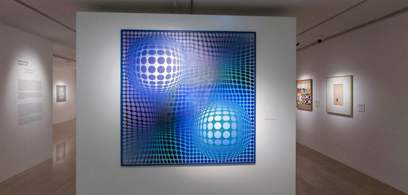 Installation view of the exhibition 'Victor Vasarely. The Birth of Op Art' at the Museo Nacional Thyssen-Bornemisza, Madrid showing Vasarely's 'Feny' (1973)