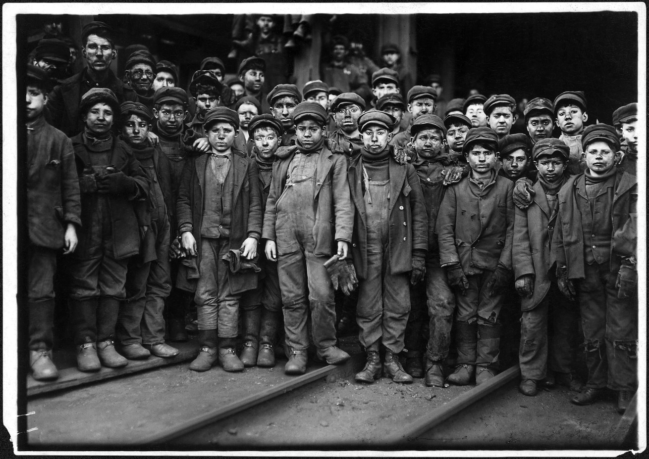 Photographs: “Climbing into immortality” on the work of Lewis W. Hine ...