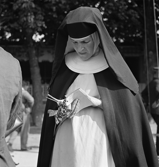 Roman Vishniac (1897-1990) 'Benedictine nun reading, probably France' 1930s