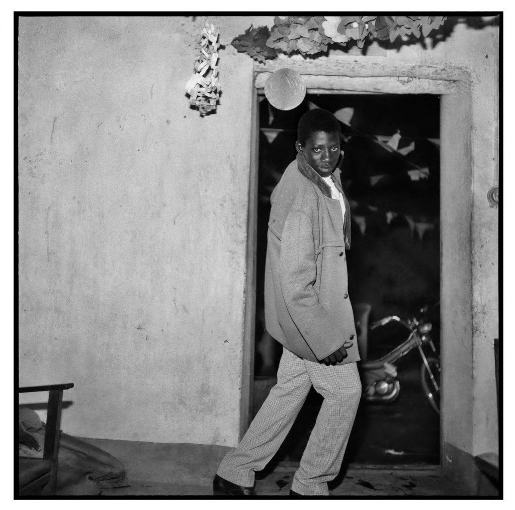 Sanlé Sory (West African, b. 1943) 'Laissez-moi entrer' 1967