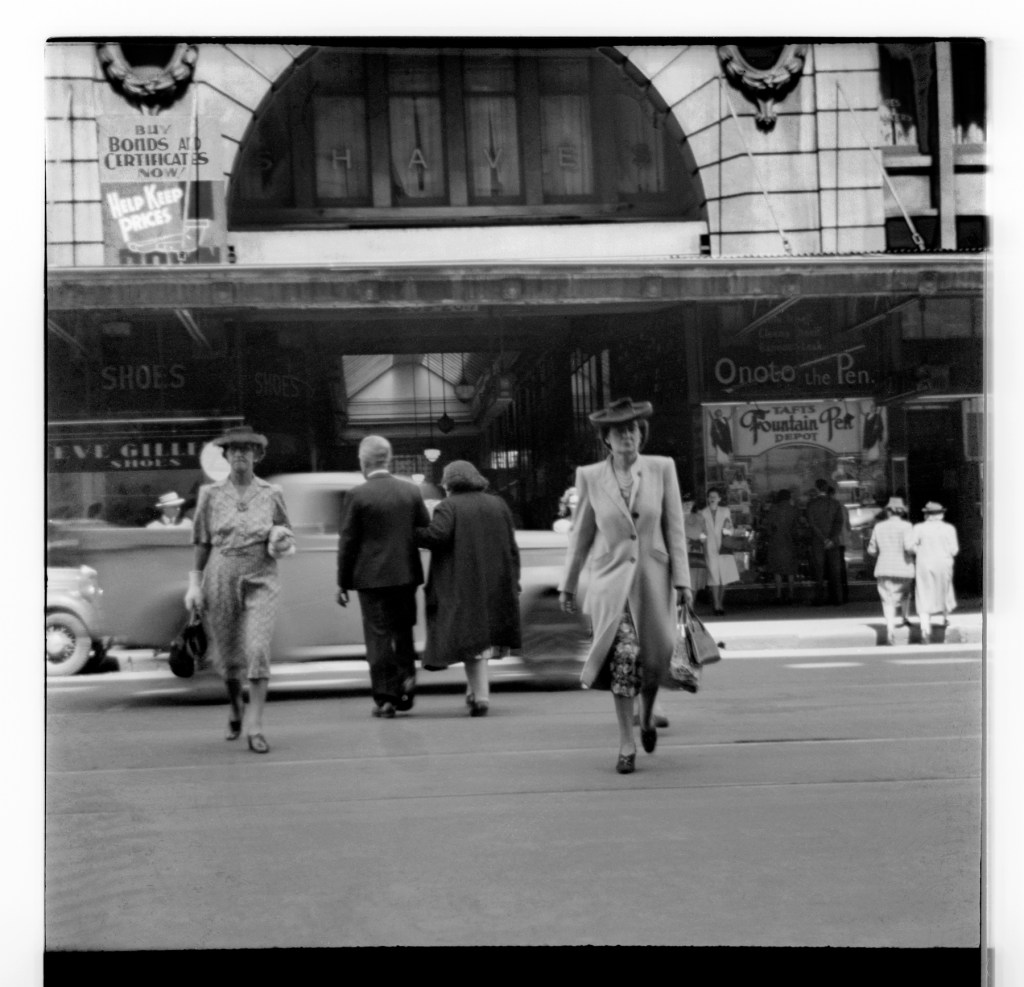 Unknown photographer (Australian) 'Untitled (Centreway Building on Collins Street, 259-263 Collins Street)' 1946-1947