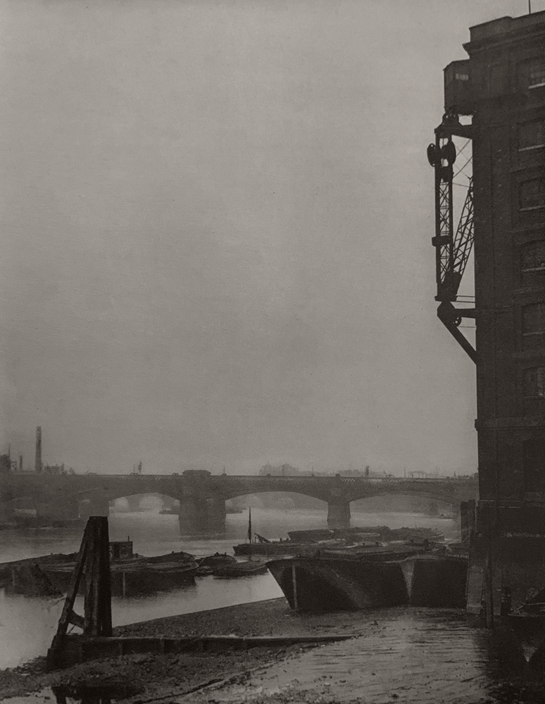 E. O. Hoppé (British born Germany, 1878-1972) 'London Bridge, London' 1926