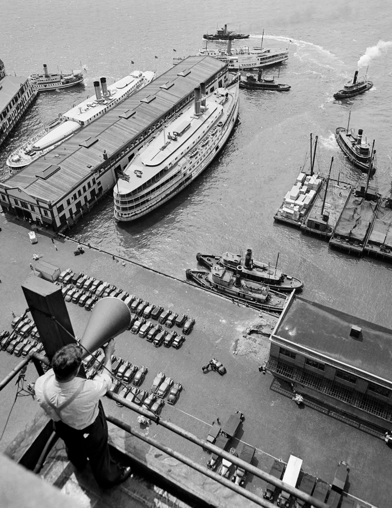 André Kertész (Hungarian, 1894-1985) 'New York' 1939
