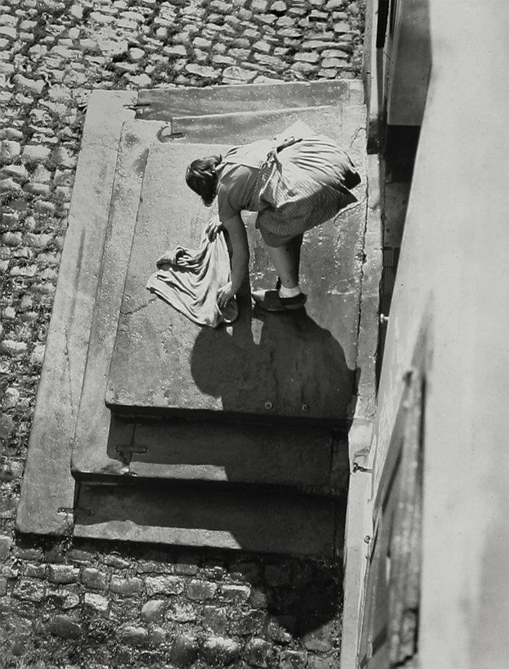 Friedrich Seidenstücker (1882-1966) 'The front stairs are scrubbed' 1928
