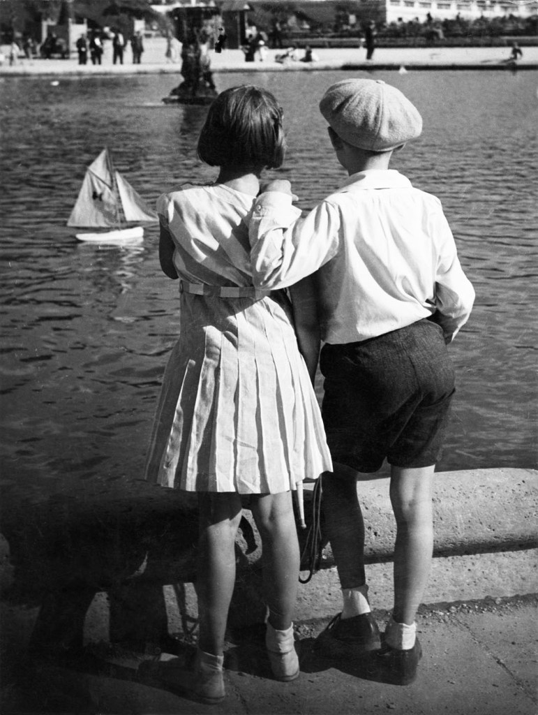 Brassaï (Hungarian-French, 1899-1984) 'Luxembourg Gardens basin, Paris' 1930 from the exhibition Exhibition: 'The Paris of Brassaï. Photographs of the City Picasso Loved' at the Museo Picasso Málaga, Oct, 2021 - April, 2022 Brassaï (Hungarian-French, 1899-1984) 'Luxembourg Gardens basin, Paris' 1930 from the exhibition Exhibition: 'The Paris of Brassaï. Photographs of the City Picasso Loved' at the Museo Picasso Málaga, Oct, 2021 - April, 2022